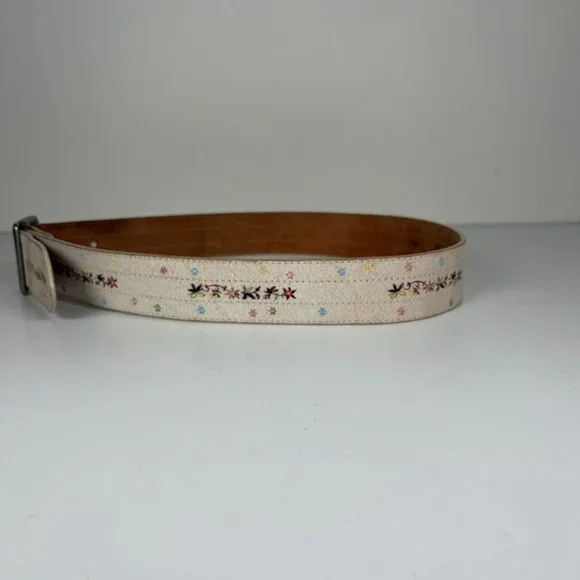2000s Cracked Leather Look Floral Belt - Picture 4 of 6